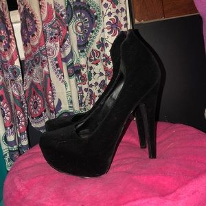 black velvet stilettos !!!